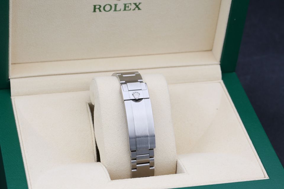 Rolex Submariner Hulk Image 3